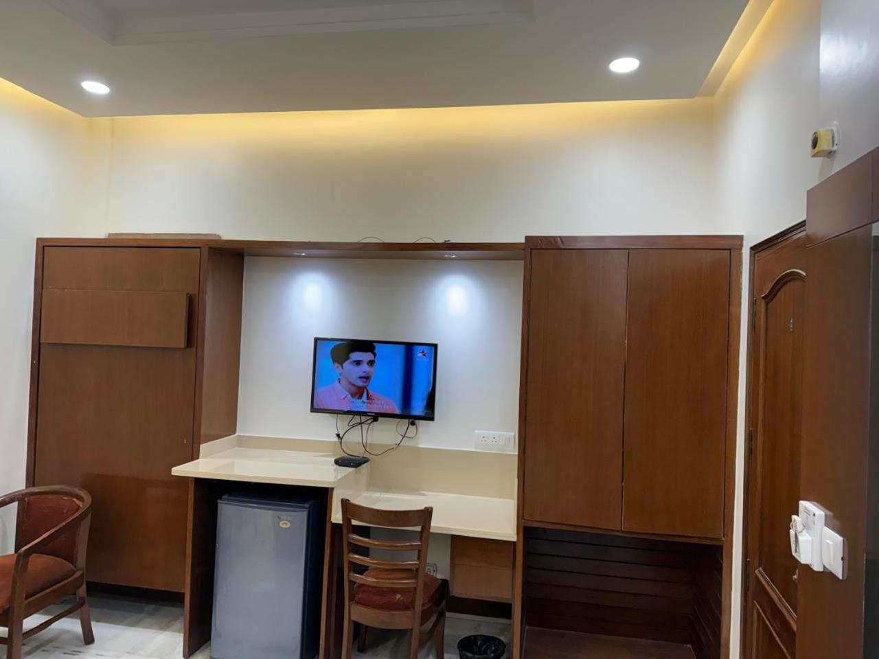 Hotel C Park - Karol Bagh, New Delhi Exterior photo