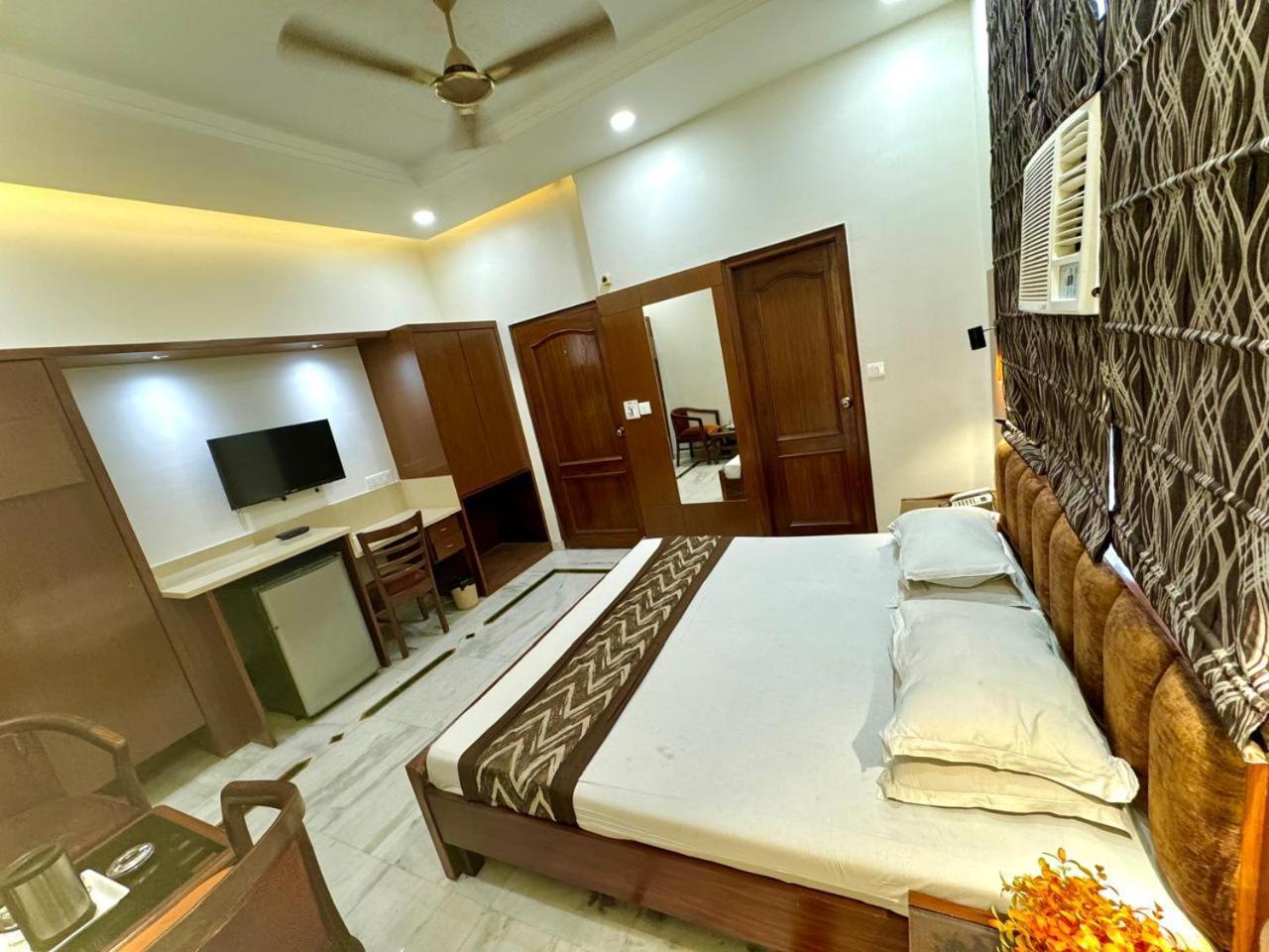 Hotel C Park - Karol Bagh, New Delhi Exterior photo