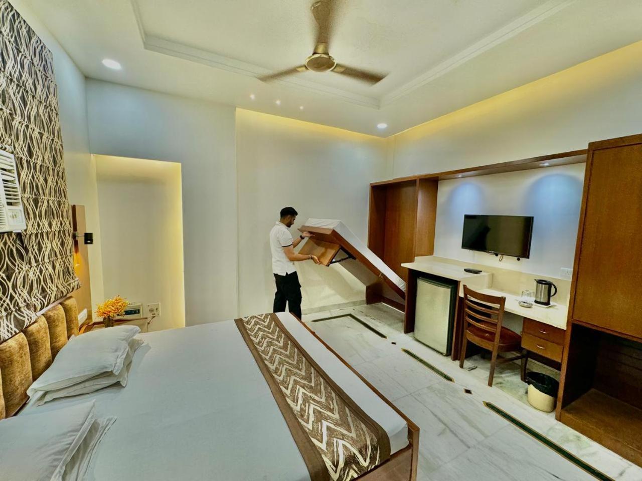 Hotel C Park - Karol Bagh, New Delhi Exterior photo